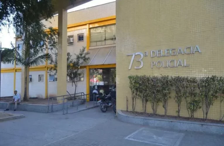 Mulher é presa furtando produtos de mercado em São Gonçalo.
